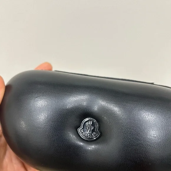 Moncler Black leather sunglasses Case - Picture 8 of 11